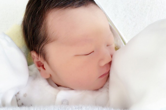 子どもの目は誕生してから成長します